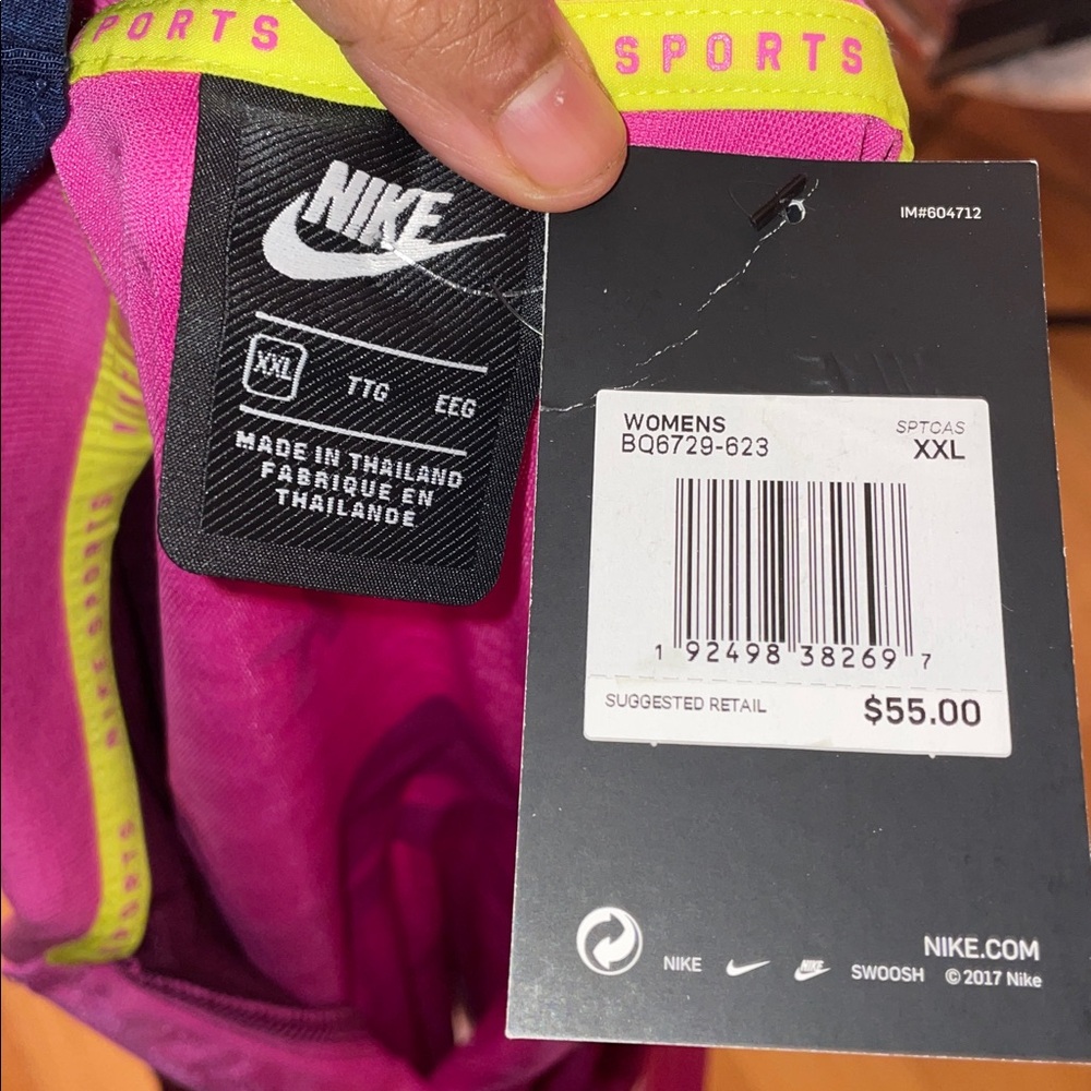 Nike Sportswear Top - Picture 6 of 9